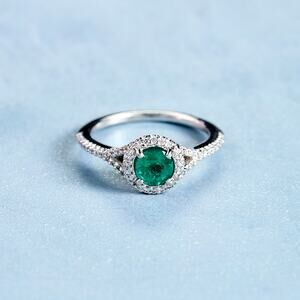 14K White Gold Emerald Ring